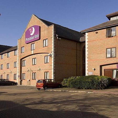 Premier Inn Guildford North - A3 Buitenkant foto