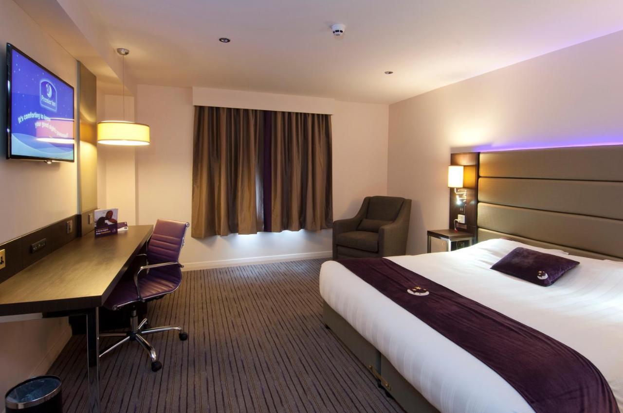 Premier Inn Guildford North - A3 Buitenkant foto