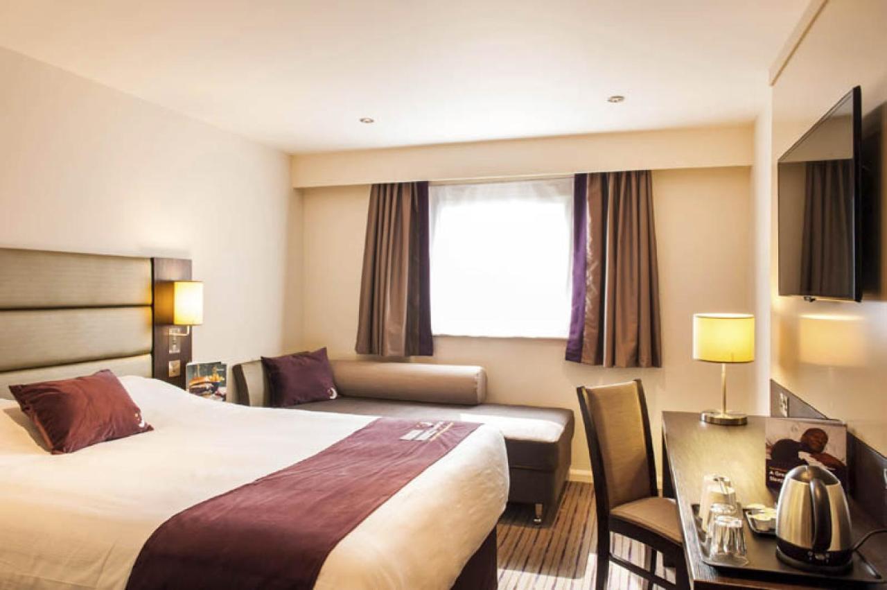Premier Inn Guildford North - A3 Buitenkant foto