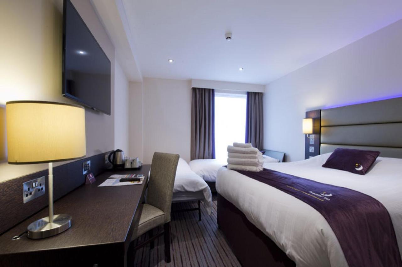 Premier Inn Guildford North - A3 Buitenkant foto