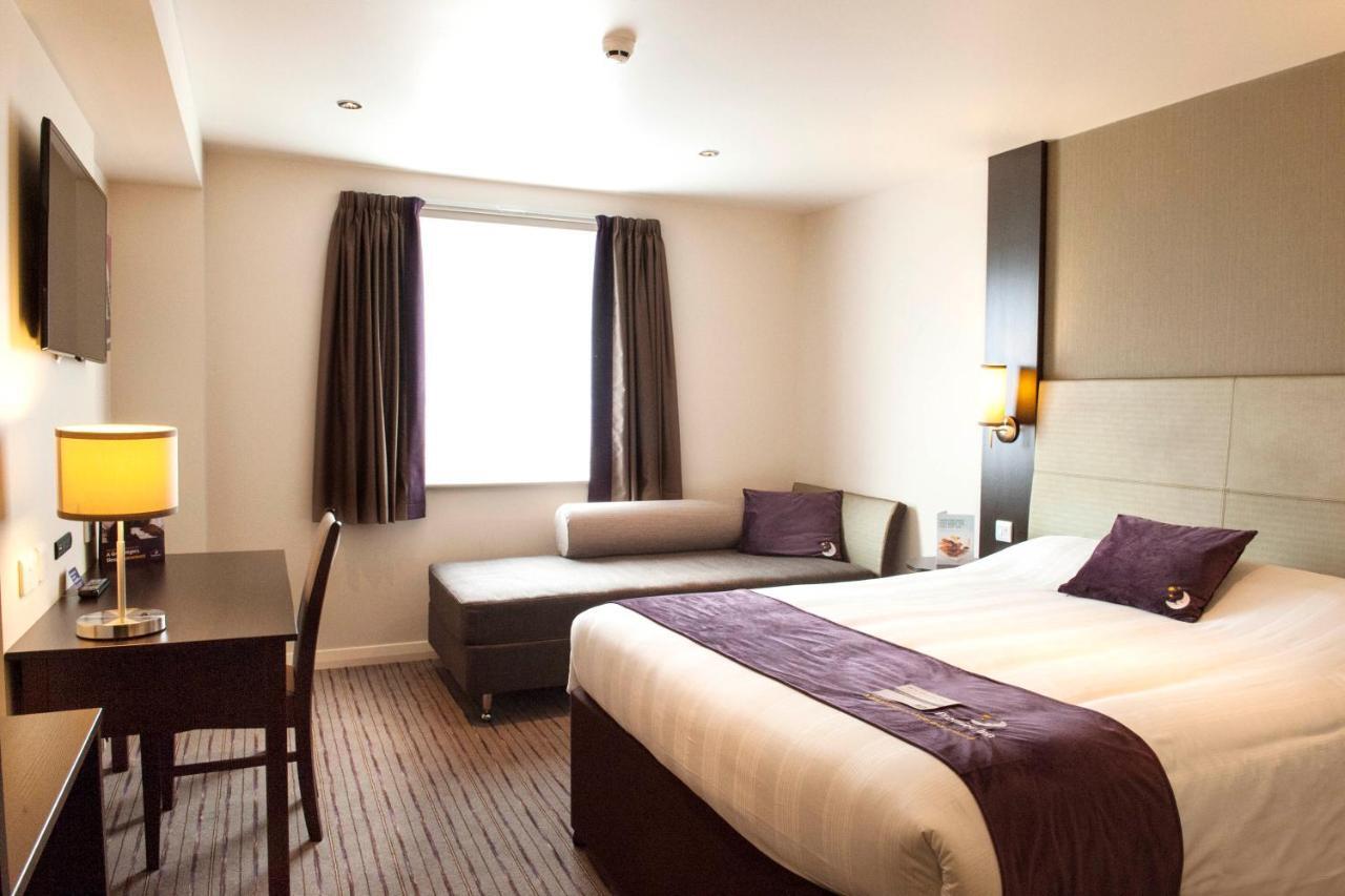 Premier Inn Guildford North - A3 Buitenkant foto