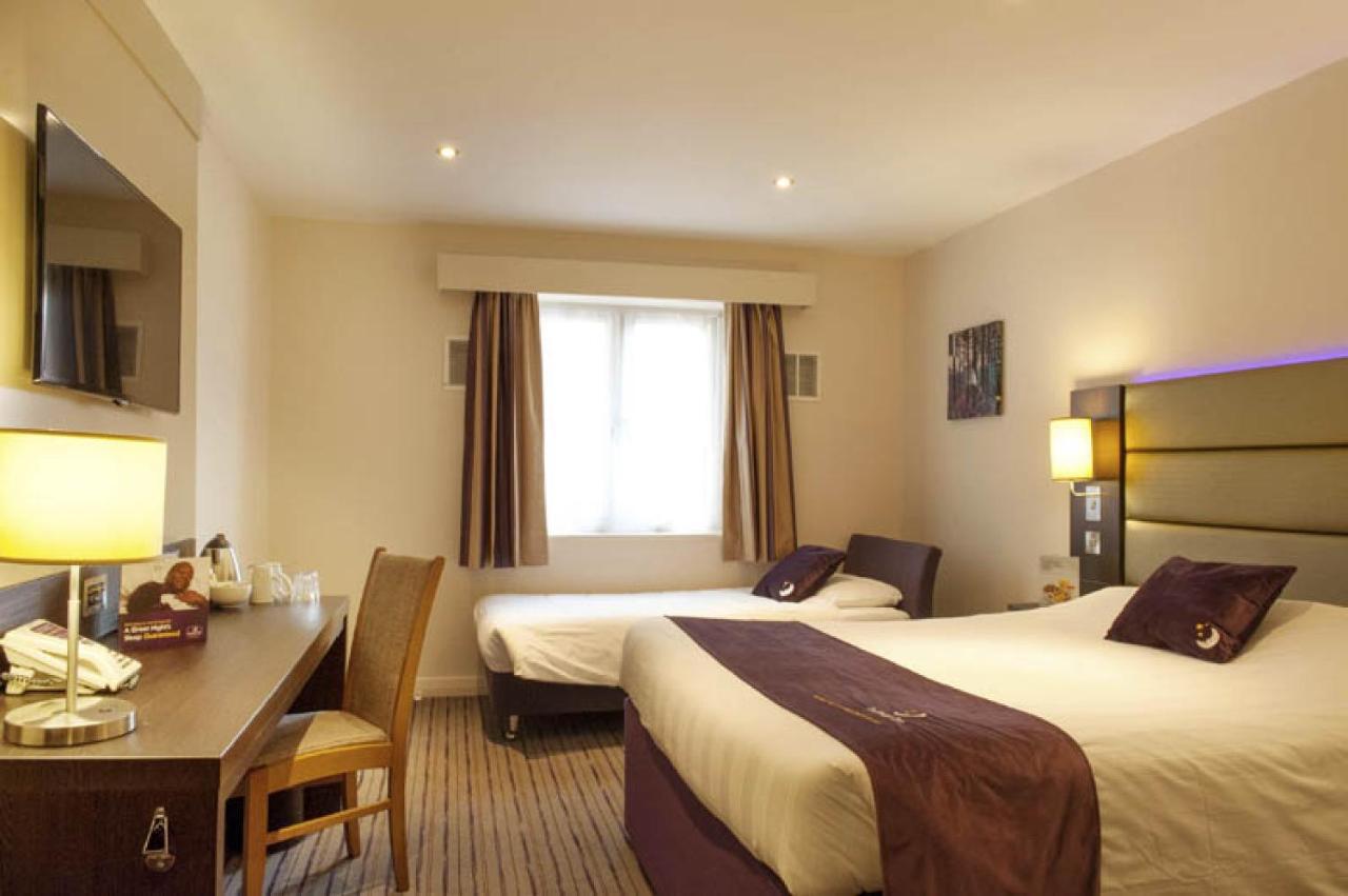 Premier Inn Guildford North - A3 Buitenkant foto