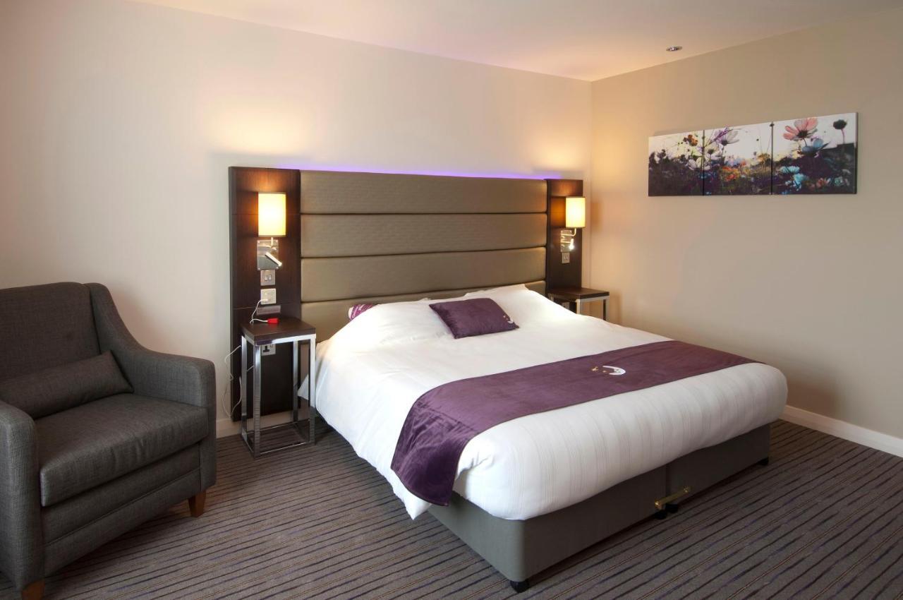 Premier Inn Guildford North - A3 Buitenkant foto