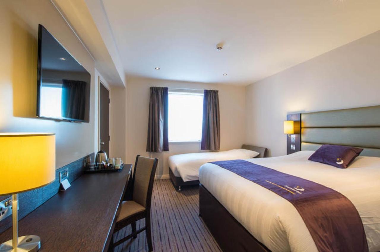 Premier Inn Guildford North - A3 Buitenkant foto