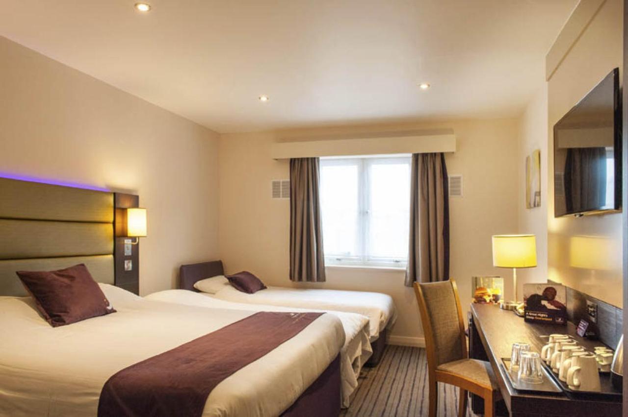 Premier Inn Guildford North - A3 Buitenkant foto