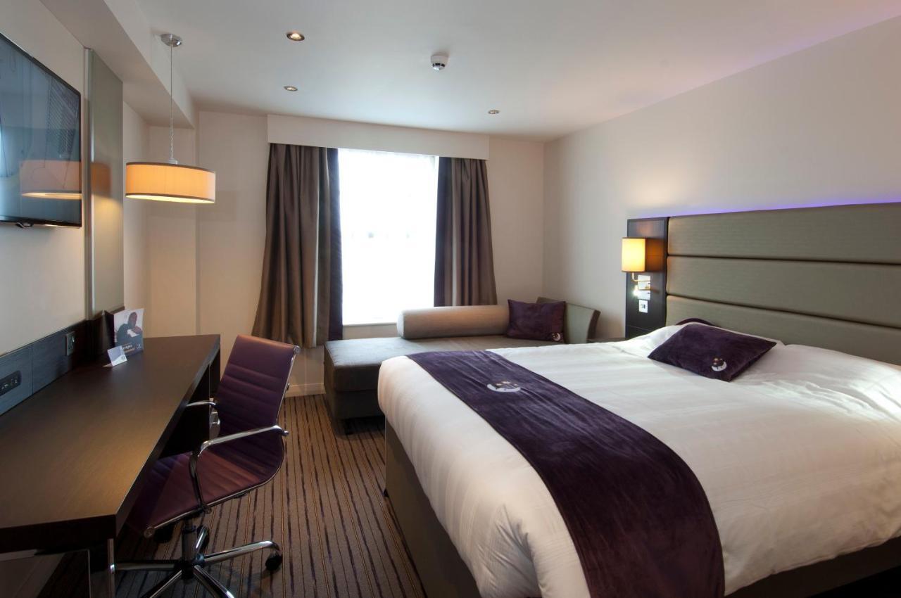 Premier Inn Guildford North - A3 Buitenkant foto