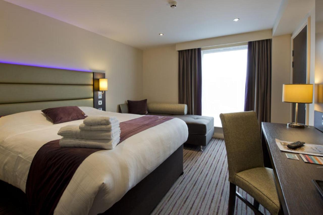 Premier Inn Guildford North - A3 Buitenkant foto